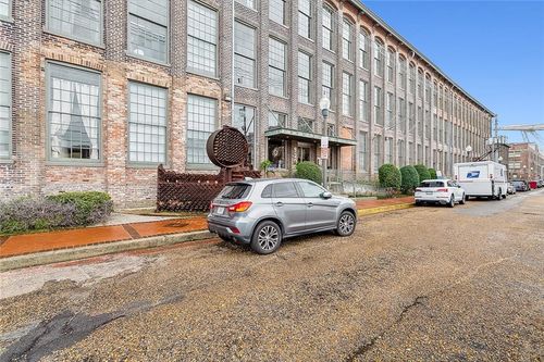 unit-303-920 Poeyfarre St, New Orleans, LA, 70130-3835 | Card Image