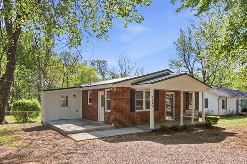 1021 Preston Dr, Burns, TN, 37029-6056 | Card Image