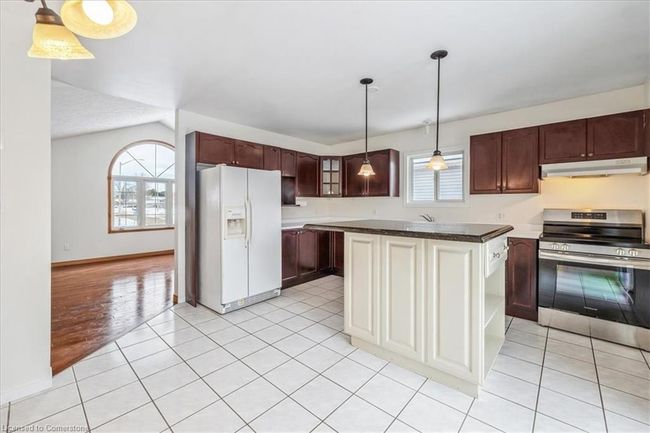 82 Whitlaw Way, House other with 3 bedrooms, 2 bathrooms and 4 parking in Paris ON | Image 11