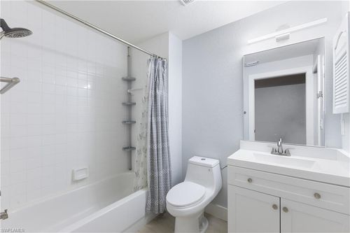 626-4670 Saint Croix Ln, NAPLES, FL, 34109-3541 | Card Image