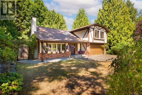 7163 Sebastion Rd, Lantzville, BC, V0R2H0 | Card Image