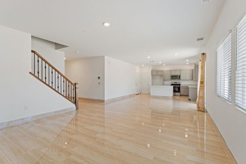 8833 Stratham Way, Elk Grove, CA, 95758 | Card Image
