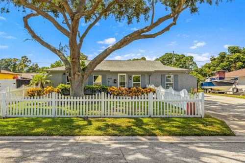 4135 Beach Dr Se, ST PETERSBURG, FL, 33705-4127 | Card Image