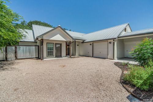 224 B Frey St, Boerne, TX, 78006 | Card Image