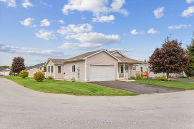 1 Illinois Cres, Condo with 2 bedrooms, 2 bathrooms and 3 parking in Wasaga Beach ON | Image 1