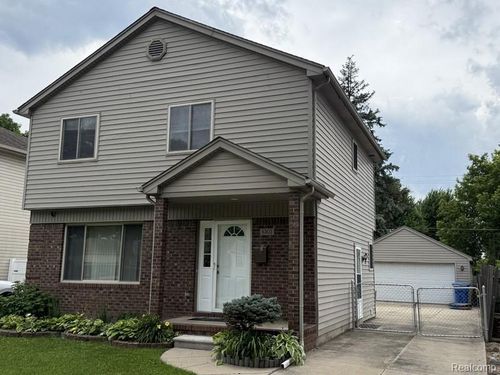 8303 Lenore St, Dearborn Heights, MI, 48127-4507 | Card Image
