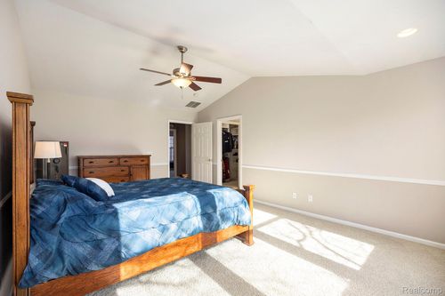 17836 Country Club Dr, Macomb, MI, 48042-1165 | Card Image