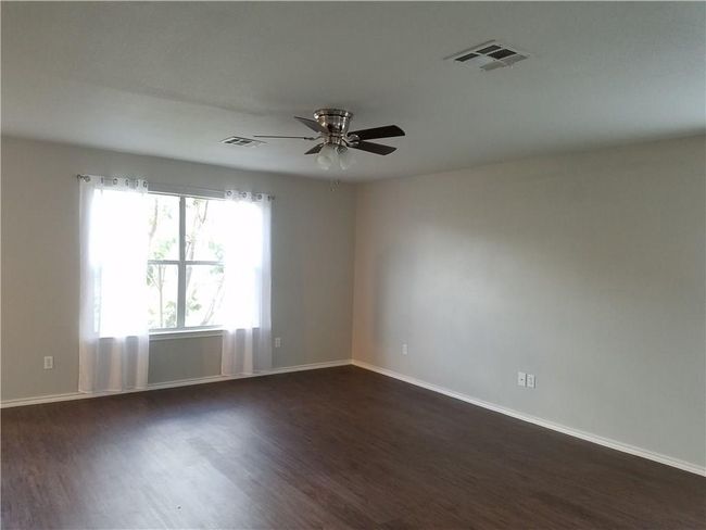 650 Goldenrod St, House other with 4 bedrooms, 3 bathrooms and 2 parking in Kyle TX | Image 5
