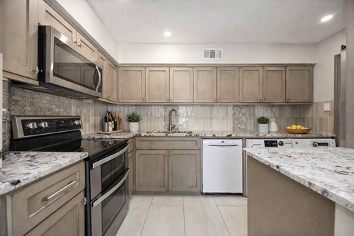 470-470 N Post Oak Ln, Houston, TX, 77024-5910 | Card Image