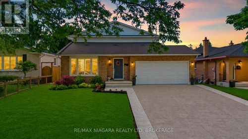 30 Orlando Dr, St Catharines, ON, L2N6X4 | Card Image