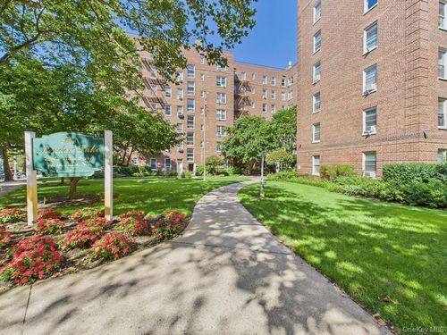 apt-2z-72 113th St, Forest Hills, NY, 11375-5602 | Card Image