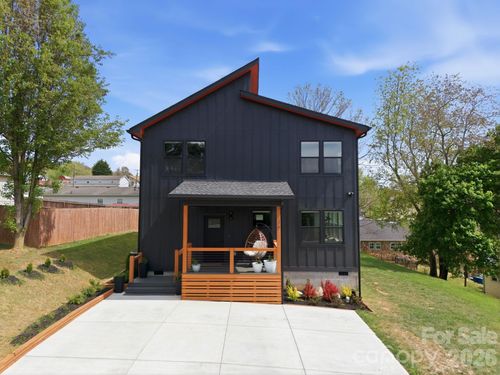 30 First St, Canton, NC, 28716-3612 | Card Image