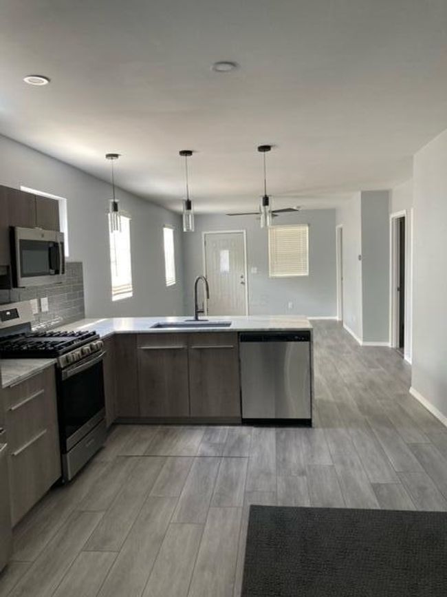 2023 Ferris Rd, House other with 3 bedrooms, 2 bathrooms and null parking in Columbus OH | Image 6