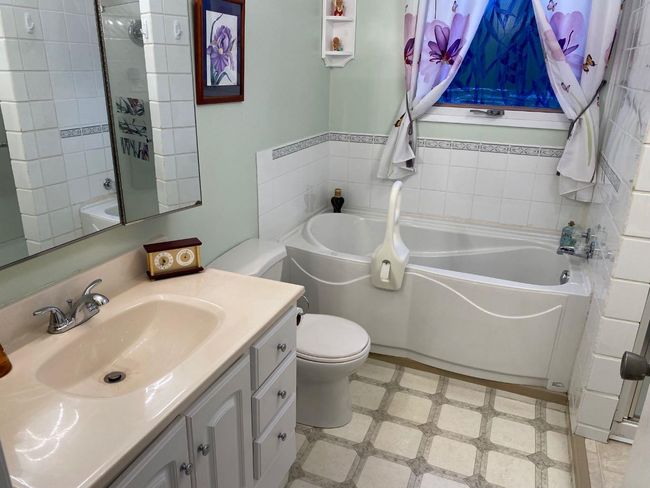 5126 49 Th Ave, House other with 4 bedrooms, 2 bathrooms and 6 parking in Wanham AB | Image 12