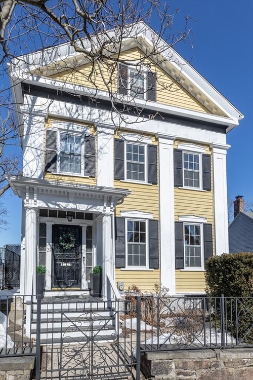 27 Saint James St, Boston, MA, 02119-3217 | Card Image