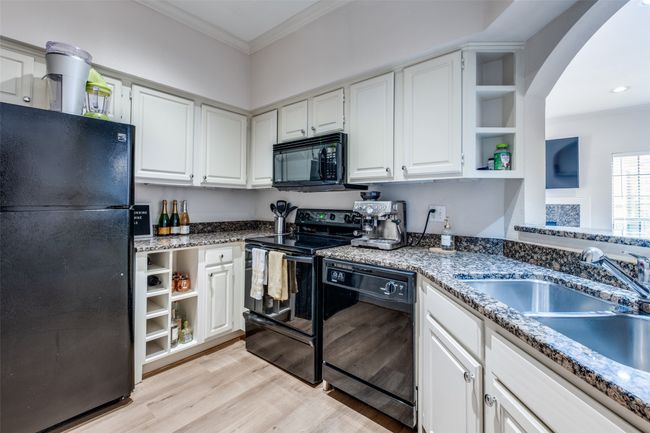 UNIT-3 - 4102 Buena Vista St, Condo with 2 bedrooms, 2 bathrooms and null parking in Dallas TX | Image 12