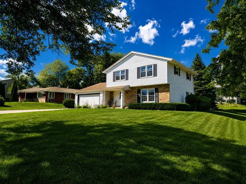 10600 W Monastery Drive, Franklin, WI, 53132 | Card Image
