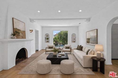 2-900 S Wooster St, Los Angeles, CA, 90035-1604 | Card Image