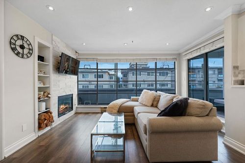 203-2287 W 3rd Ave, Vancouver, BC, V6K1L5 | Card Image