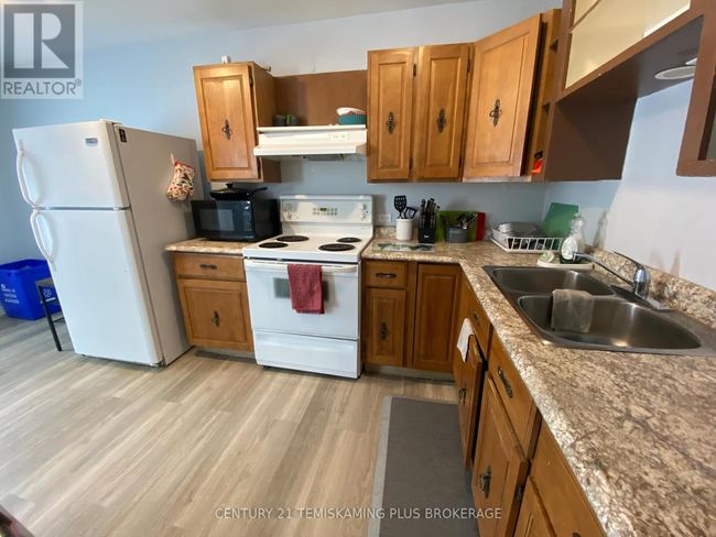 71 Algonquin Ave, House other with 3 bedrooms, 1 bathrooms and 2 parking in Kirkland Lake ON | Image 4