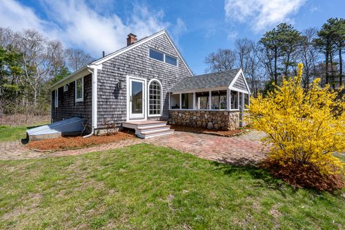 45 Old Phinneys Ln, Barnstable, MA, 02630-1308 | Card Image
