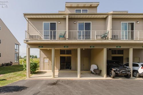 8895 W Canada Goose Ct, Oak Harbor, OH, 43449-9020 | Card Image