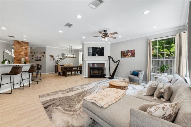 The open concept floorplan was perfectly designed for those who enjoy entertaining family and friends. | Image 8