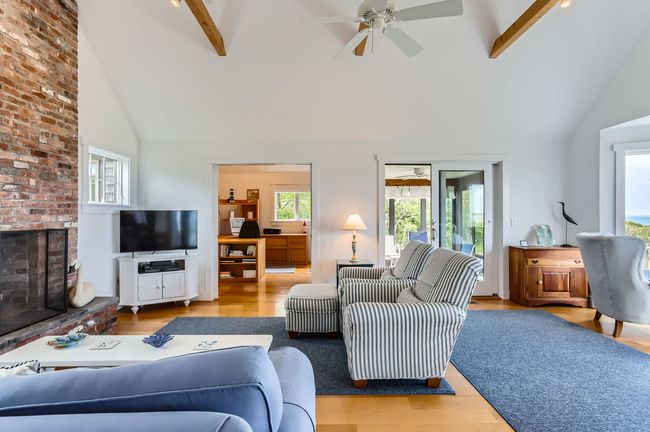 370 Lighthouse Rd, House other with 4 bedrooms, 3 bathrooms and null parking in Aquinnah MA | Image 15