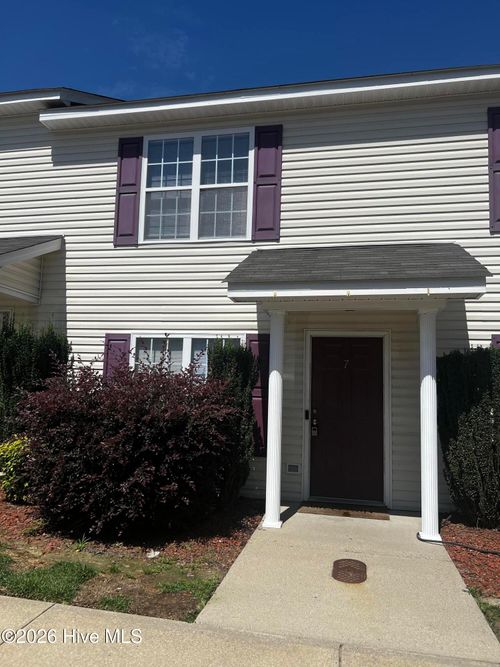 m7-1548 Manning Forest Dr, Greenville, NC, 27834-0934 | Card Image