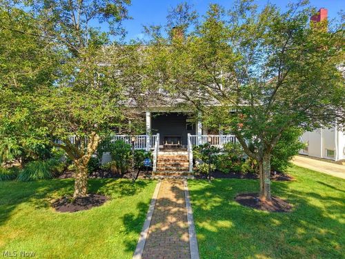 104 S Franklin St, Chagrin Falls, OH, 44022-3215 | Card Image