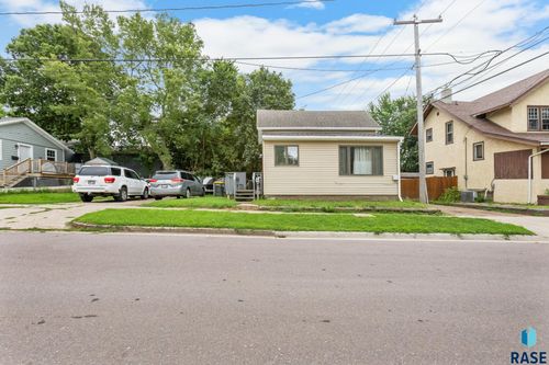 305 W Bailey St, Sioux Falls, SD, 57104-1503 | Card Image