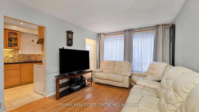 57 Archdekin Dr, House attached with 4 bedrooms, 2 bathrooms and 4 parking in Brampton ON | Image 13