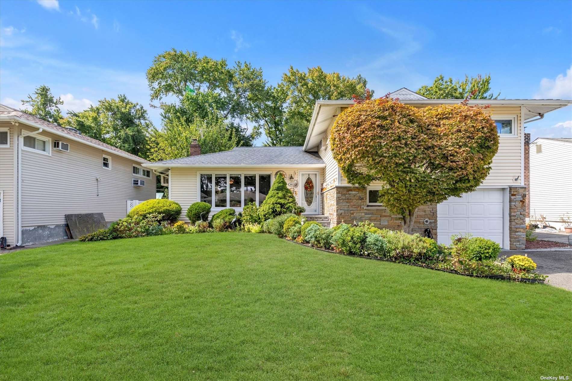 Richmond Rd, East Meadow, NY 11554