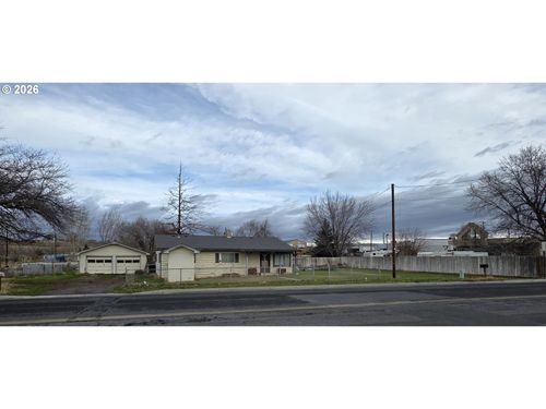 120 W Theater Ln, Hermiston, OR, 97838-1039 | Card Image