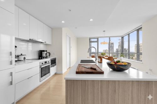 1601-1308 Hornby St, Vancouver, BC, V6Z0C5 | Card Image