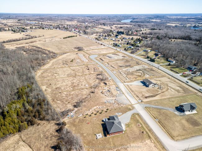 186 Summerside Dr, House other with 3 bedrooms, 2 bathrooms and 3 parking in Inverary ON | Image 8