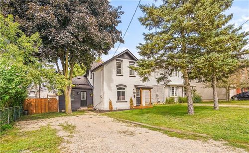 150 Stanley St, Brantford, ON, N3S6N3 | Card Image