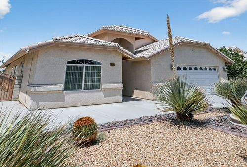 26502 Blue Water Rd, Helendale, CA, 92342-7732 | Card Image