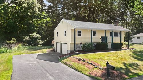 21 Pinewood Ln, Groveland, MA, 01834-1620 | Card Image