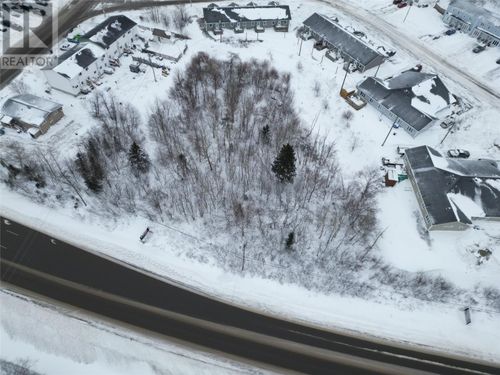 32 Bartle Pl, Grand Falls Windsor, NL, A2A2M6 | Card Image