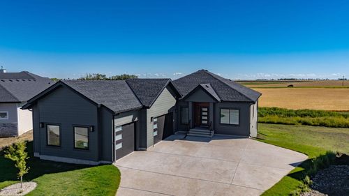 232 Red Tail Ridge Se, High River, AB, T1V0J8 | Card Image