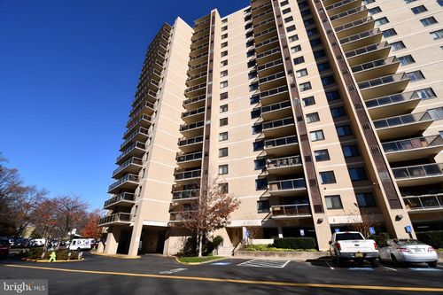 apt-606-307 Yoakum Pkwy, ALEXANDRIA, VA, 22304-4014 | Card Image