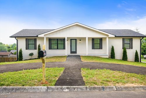 425 Third St, Seymour, TN, 37865-5725 | Card Image