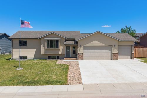 328 Lone Soldier Ct, Box Elder, SD, 57719-9547 | Card Image