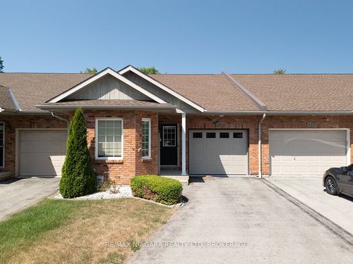 38 Maple St, Port Colborne, ON, L3K6G7 | Card Image