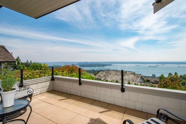 2631 Folkestone Way, House other with 4 bedrooms, 3 bathrooms and 2 parking in West Vancouver BC | Image 14
