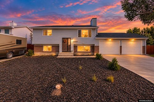 1037 Maple Way, Rock Springs, WY, 82901-4107 | Card Image