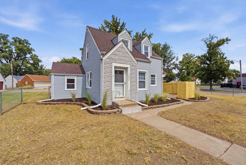 1804 W Pleasant St, Davenport, IA, 52804-2337 | Card Image