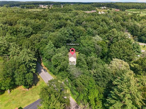 14 Holton Cir, Londonderry, NH, 03053-3013 | Card Image