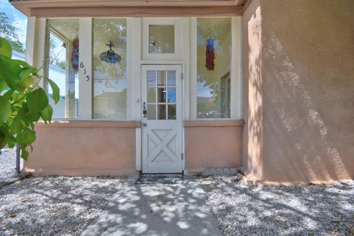615 Keleher Ave Nw, Albuquerque, NM, 87102-1925 | Card Image